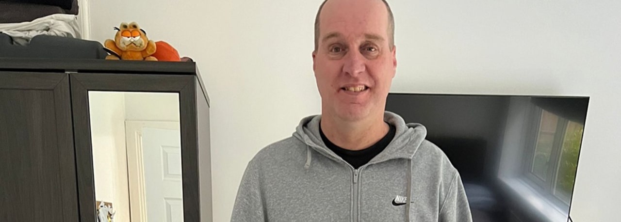 Neuro physiotherapy helping Lee recover after a brain injury